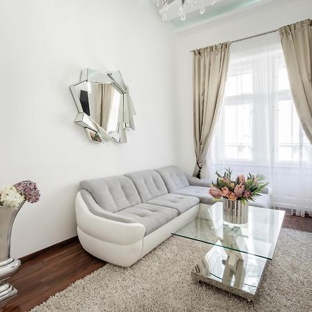 Opera Luxury Apartment With Free Parking ブダペスト エクステリア 写真