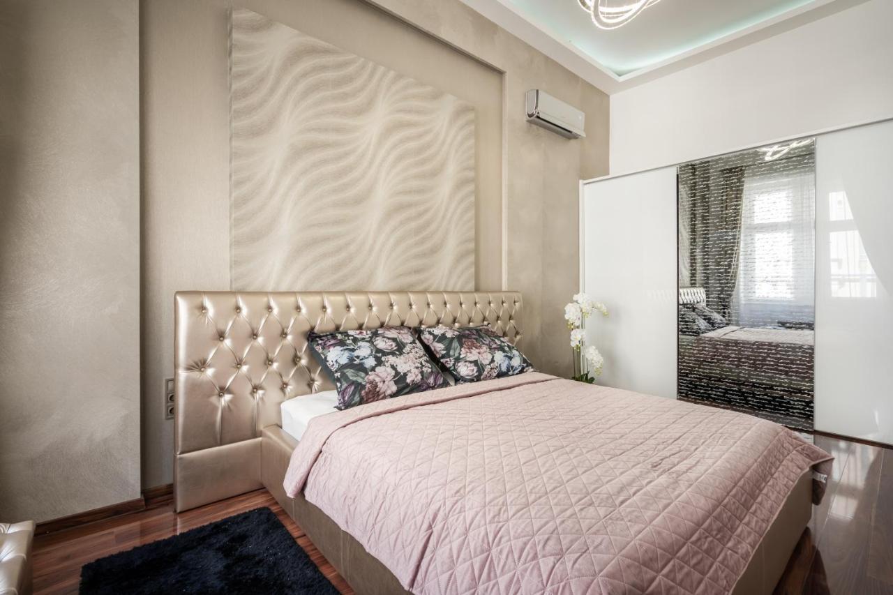Opera Luxury Apartment With Free Parking ブダペスト エクステリア 写真