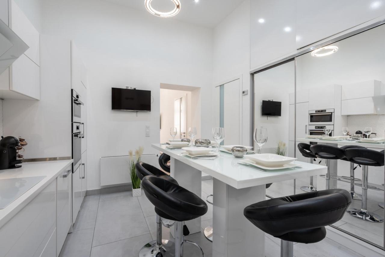 Opera Luxury Apartment With Free Parking ブダペスト エクステリア 写真
