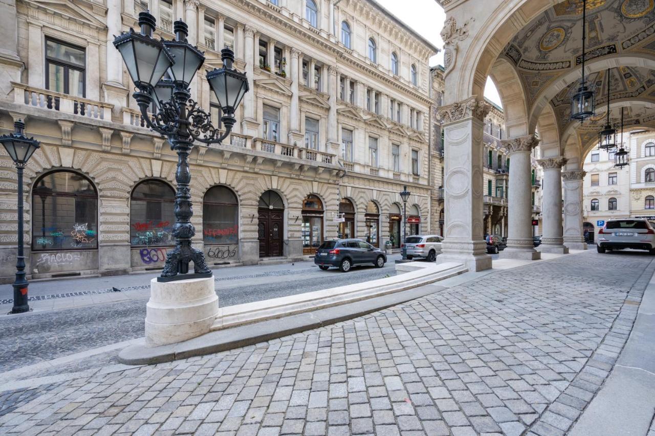 Opera Luxury Apartment With Free Parking ブダペスト エクステリア 写真