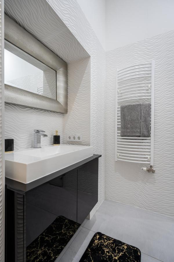 Opera Luxury Apartment With Free Parking ブダペスト エクステリア 写真