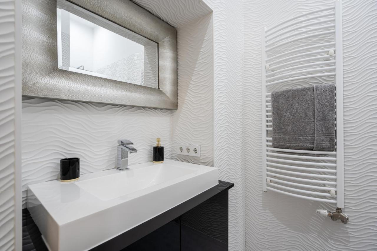 Opera Luxury Apartment With Free Parking ブダペスト エクステリア 写真
