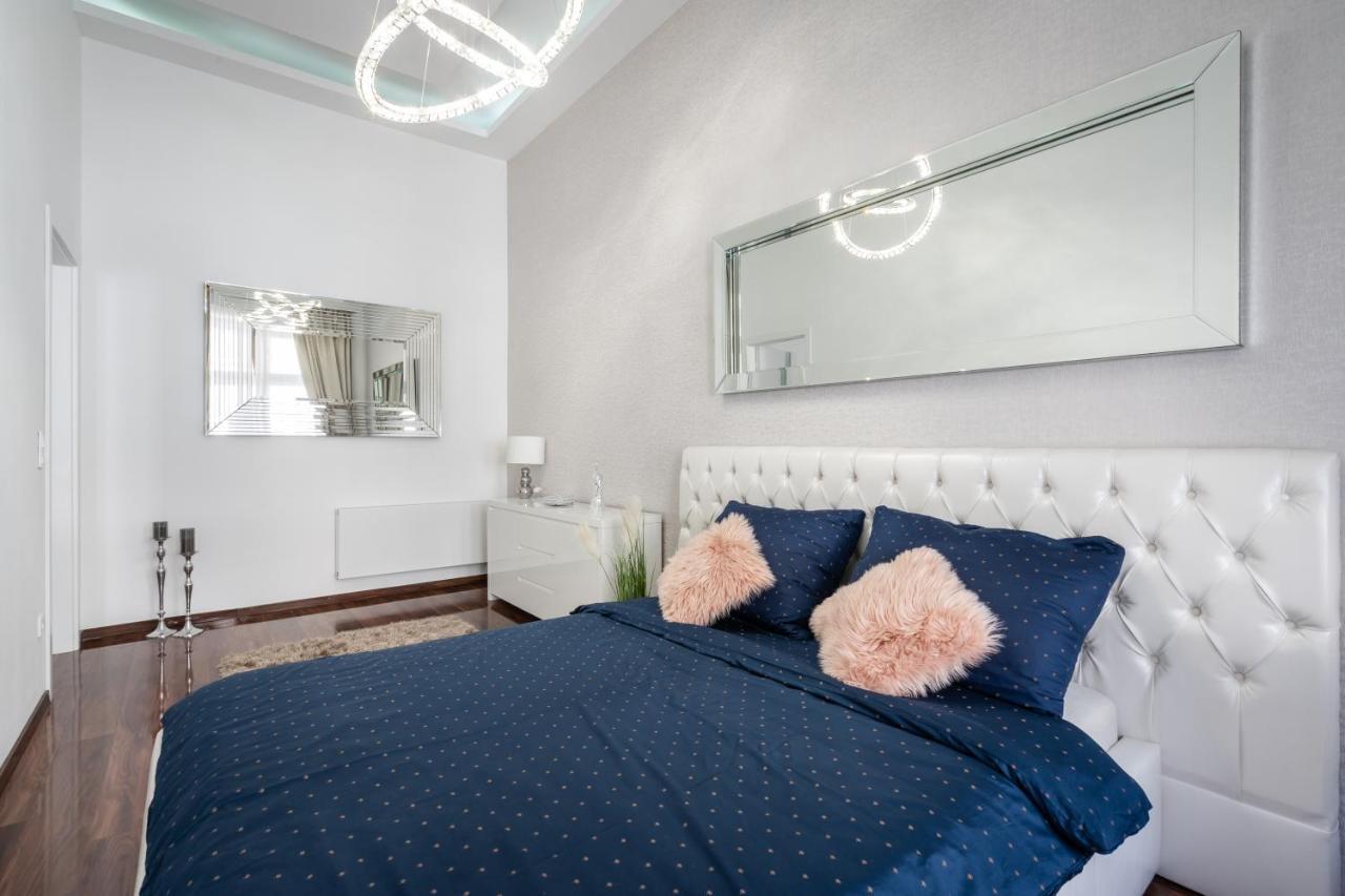 Opera Luxury Apartment With Free Parking ブダペスト エクステリア 写真